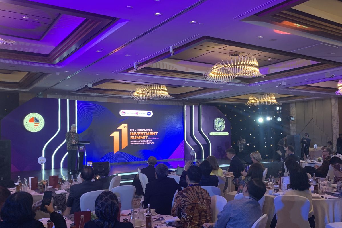 Ganjar berbicara tentang investasi dan penegakan hukum dalam Invesment Summit.