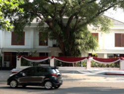 Prabowo’s residence remains quiet as the announcement of vice presidential candidate approaches.