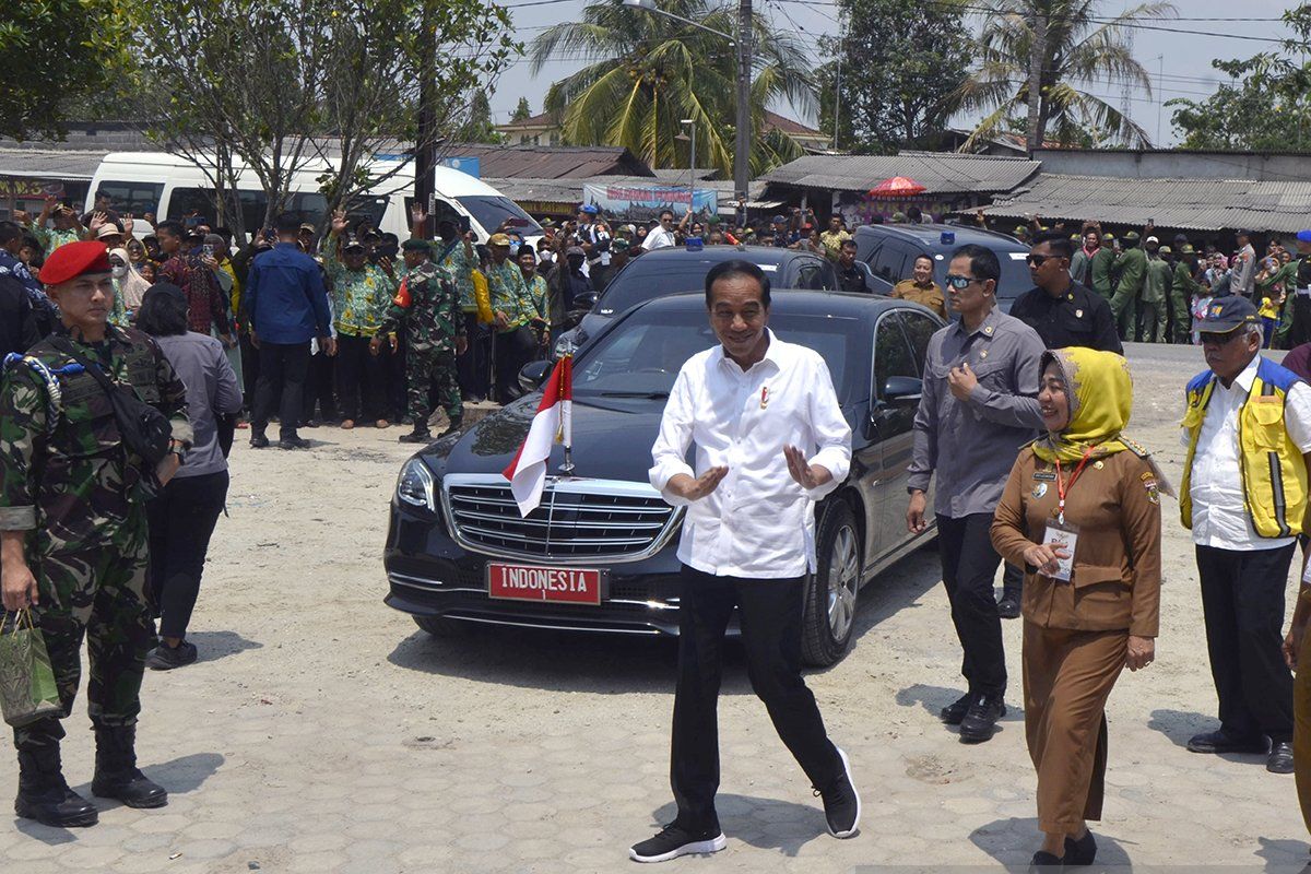 Presiden Meninjau Pasar Rumbia di Lampung Tengah