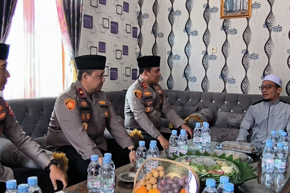 Ponpes Daarul Falah Ciamis mendukung Polri untuk mewujudkan Pemilu yang damai.