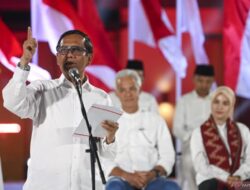 Mahfud MD tidak akan menggantikan Surya Paloh sebagai Ketua Umum NasDem