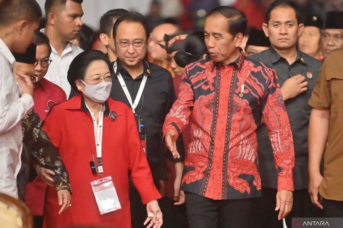 Judul yang disarankan: “Pernyataan Hoaks! Jokowi Tidak Menarik Diri dari PDIP pada 24 Oktober”