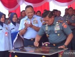 Panglima TNI Yudo Margono Mengresmikan Monumen Alutsista TNI AU di Madiun