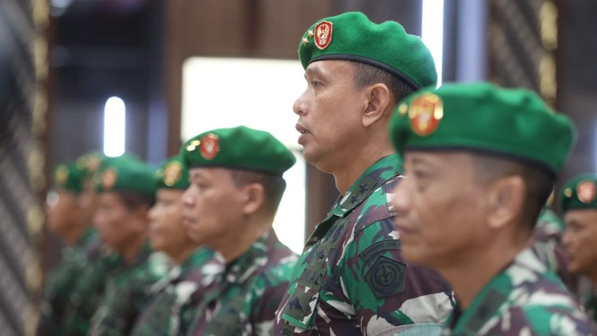 Pemimpin yang Tidak Benar: Perwira Menghina Sersan Kepala yang Lebih Tua