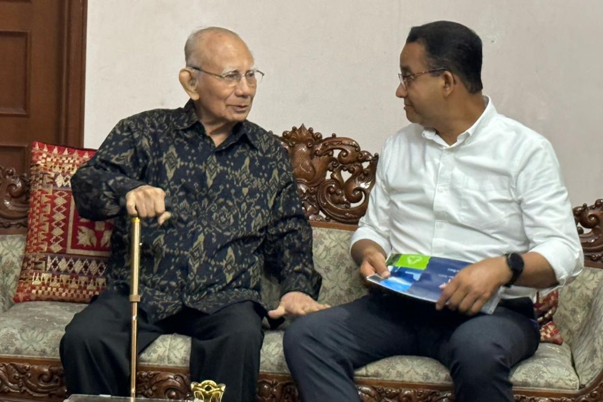 Anies Baswedan dan Emil Salim Berbicara Mengenai Ide-ide Perubahan