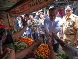 Presiden Jokowi Melakukan Kunjungan ke Pasar Mungkid di Magelang