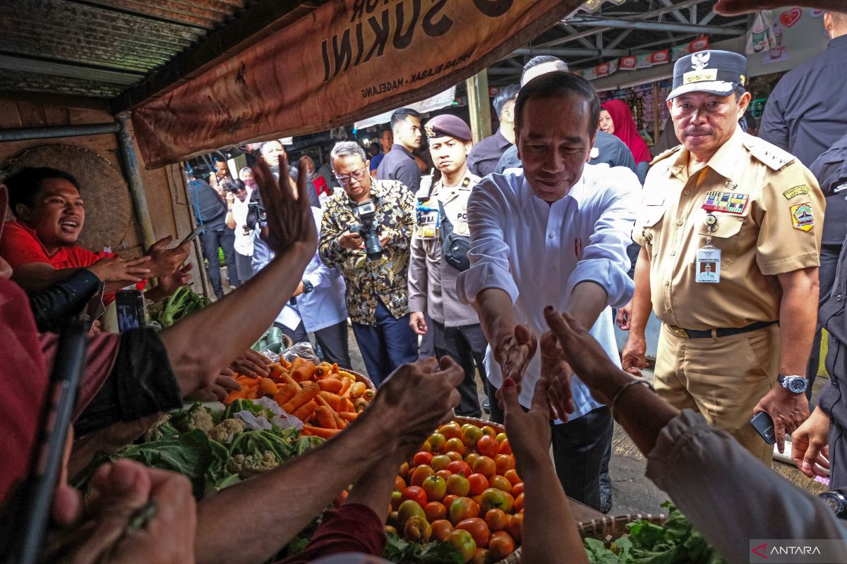 Presiden Jokowi Melakukan Kunjungan ke Pasar Mungkid di Magelang