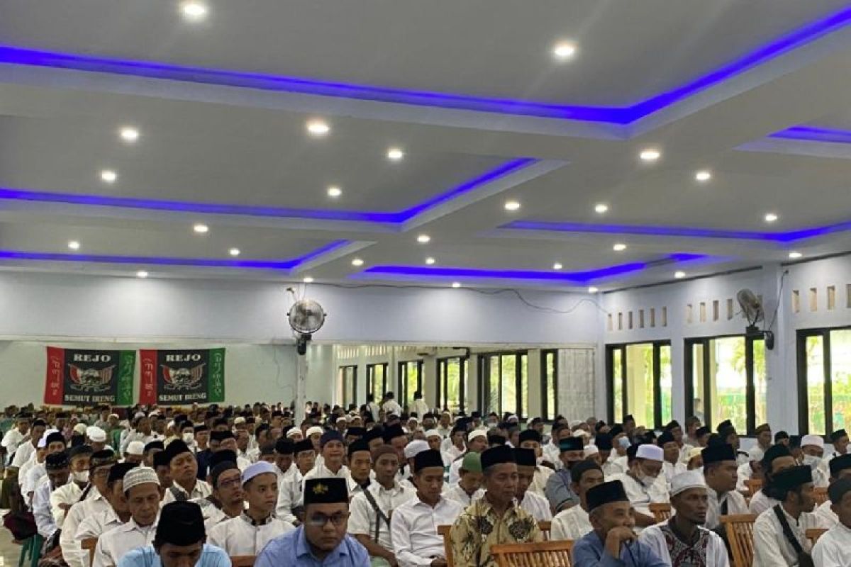 Kiai dari Situbondo menyatakan dukungan untuk Prabowo-Gibran