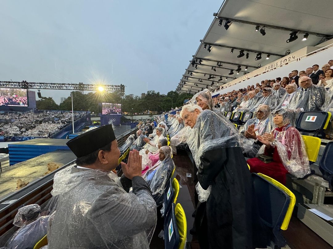 Prabowo Subianto Attends Paris 2024 Olympic Opening Ceremony, Cheers on Indonesian Contingent