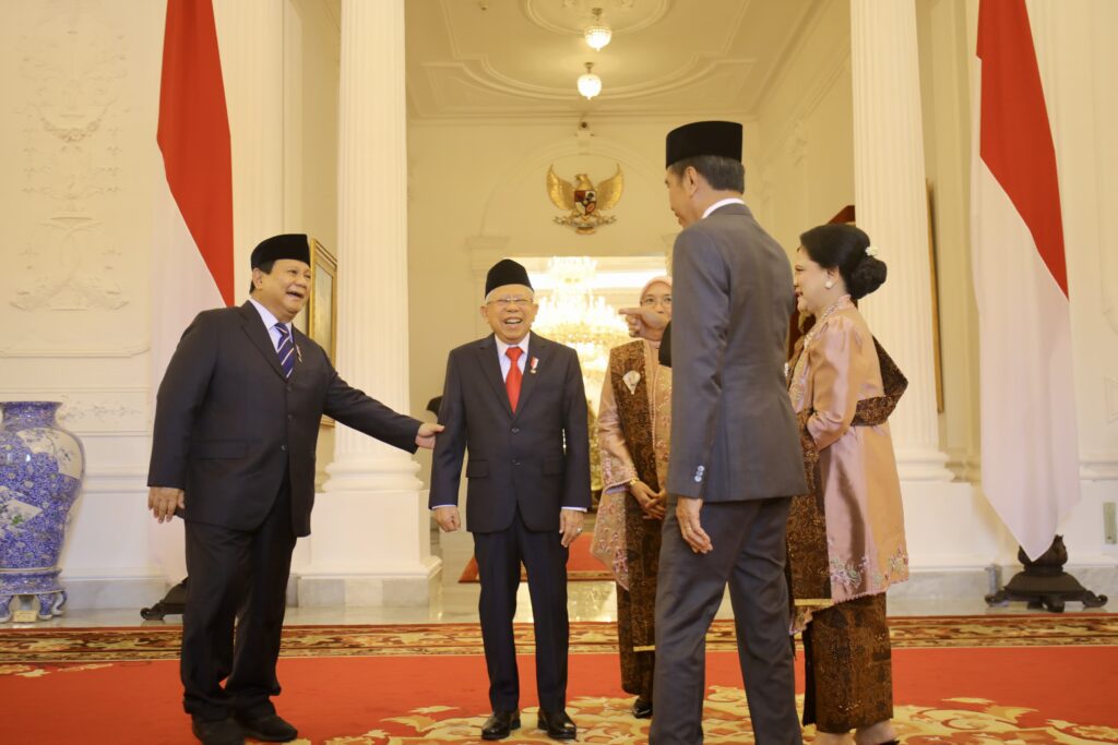 Warm Moments Between Prabowo Subianto, Jokowi, and Ma’ruf Amin at the TNI-Polri Officer Oath Ceremony